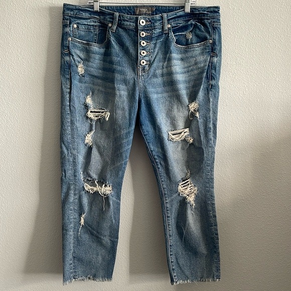 Torrid Denim Button Fly Distressed Raw Hem Crop Jeans Womens 16S - Picture 1 of 8